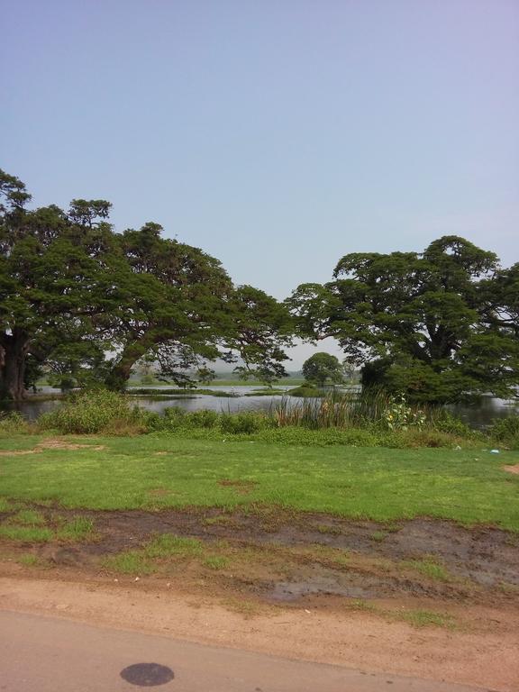 Tissa Resort Tissamaharama Bagian luar foto